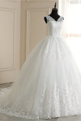 Weddings Dresses For The Beach, Classic White V neck Sleeveless Ball Gown Lace Wedding Dress