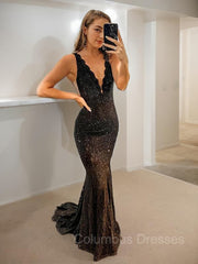 Homecoming Dress Sweetheart, Sheath/Column V-neck Sweep Train Lace Evening Dresses With Rhinestone